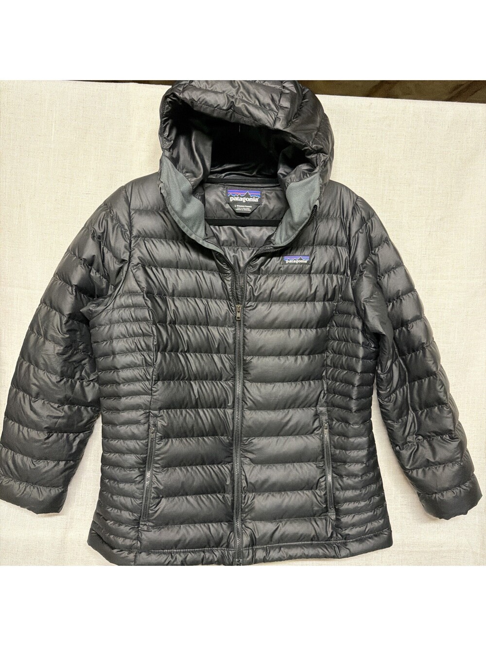 Patagonia Womens Black Hoodie Full-Zip Puffer Jacket Size Large